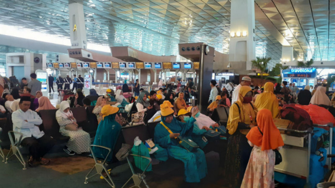 Jemaah umrah di Bandara Soekarno-Hatta