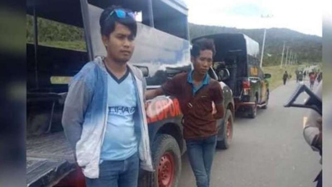 Yus Yunus (25) di lokasi kejadian sebelum dianiaya hingga tewas oleh warga di Papua.