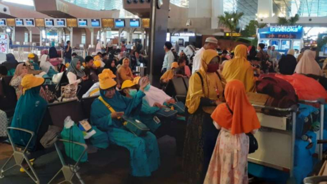 Calon jemaah umrah di Bandara Soekarno-Hatta.
