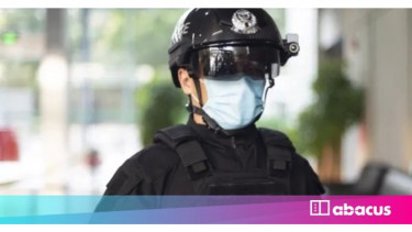 Helm N901 yang terinspirasi Robocop.