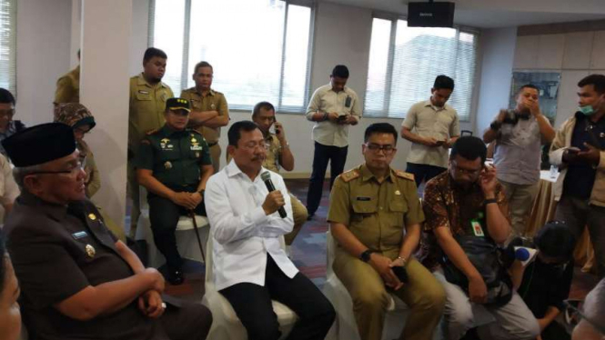 Menteri Kesehatan Terawan Agus Putranto meninjau RS Mitra Keluarga Depok.