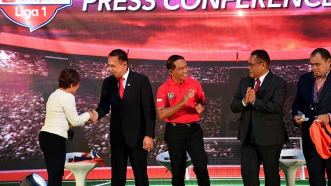 Menpora Zainudin Amali (tengah) saat peluncuran Liga 1 2020.