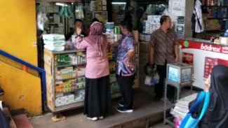 Pedagang Obat Sirup di Pasar Pramuka Mengeluh Bisa Rugi Ratusan Juta