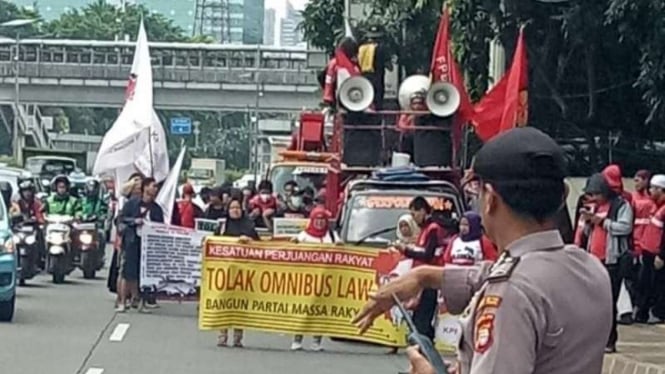 Demo di DPR, Mahasiswa Minta Rakyat Lawan RUU Omnibus Law