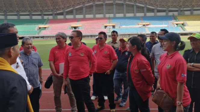 Ketua Umum PSSI, Mochamad Iriawan tinjau Stadion Patriot Bekasi.