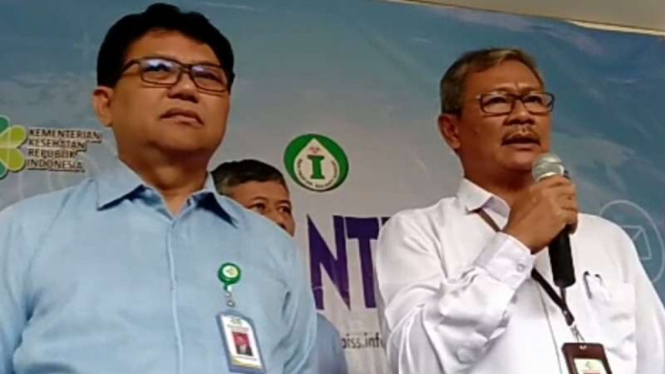 Juru Bicara Pemerintah untuk Penanganan Virus Corona, Achmad Yurianto (kanan).