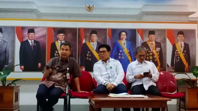  Dirut RSPI Sulianti Saroso M Syahril dan Jubir penanganan corona A Yurianto