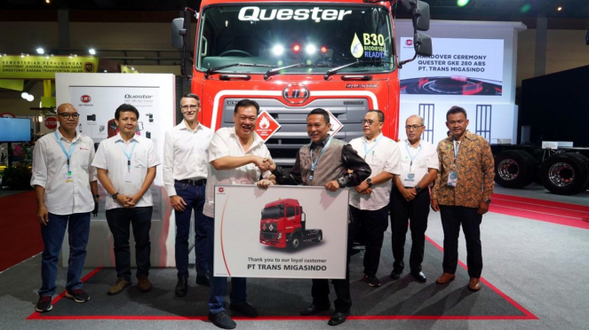 Penyerahan unit UD Trucks Quester GKE 280 ABS