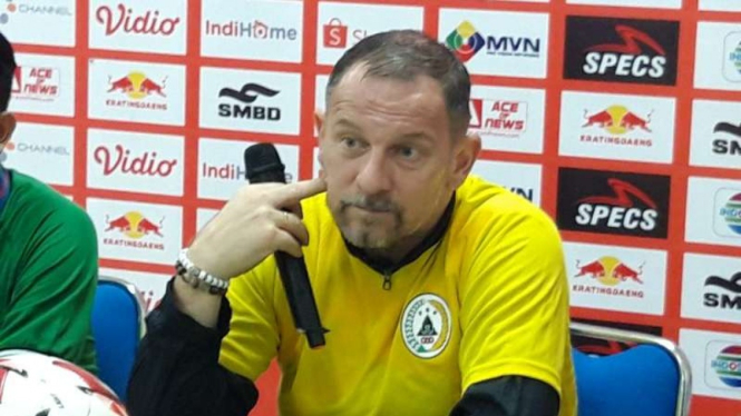 Pelatih PSS Sleman, Dejan Antonic