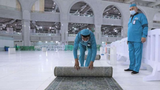 Suasana di Kabah, Masjidil Haram, Arab Saudi.