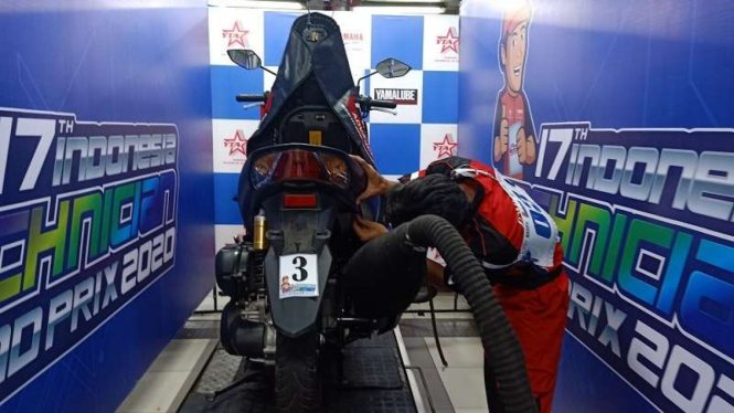 Ilustrasi servis sepeda motor Yamaha