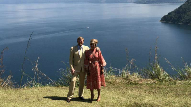 Raja Belanda, Willem Alexander dan Ratu Maxima berkunjung ke Danau Toba 