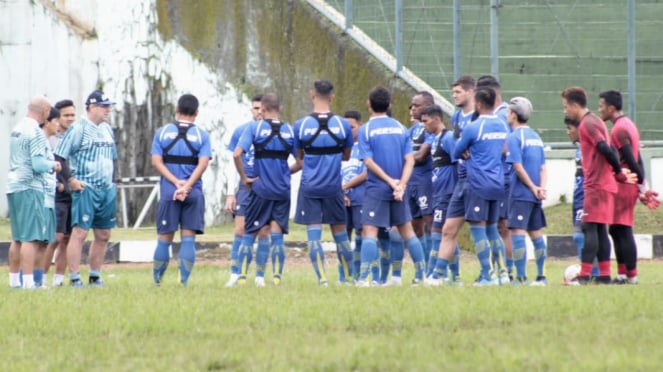 Suasana latihan Persib Bandung jelang menjamu PSS Sleman, Minggu 15 Maret 2020