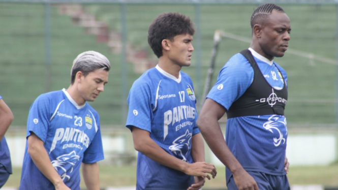 Pemain Persib Bandung; Kim Kurniawan, Zalnando & Victor Igbonefo