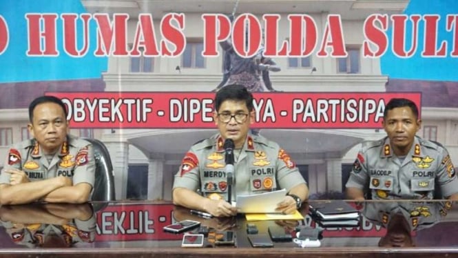  Kapolda Sulawesi Tenggara Brigadir Jenderal Polisi Merdysam. (tengah)