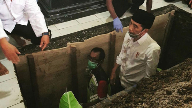 Presiden Joko Widodo hantar jenazah ibunda hingga liang kubur