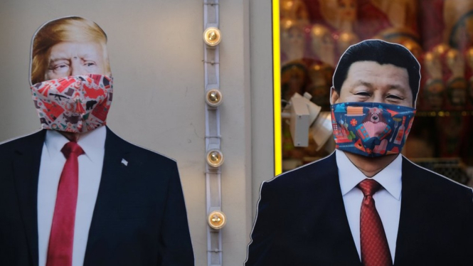 Ilustrasi Presiden AS Donald Trump dan Presiden China Xi Jinping memakai masker Corona.