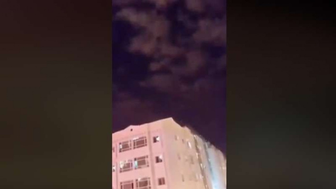 Penampakan langit bagai runtuh di Kuwait.