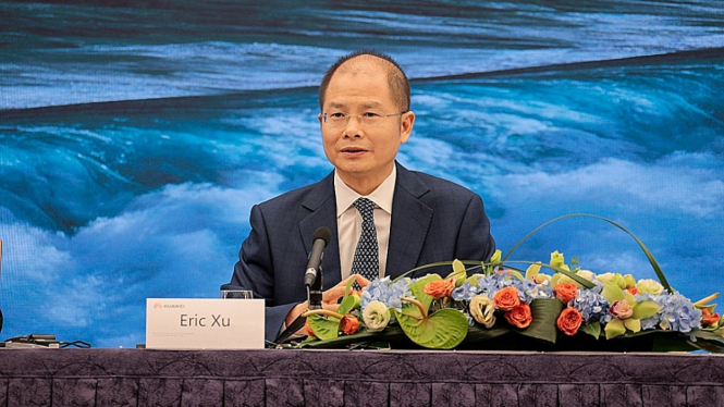 Rotating Chairman Huawei, Eric Xu.