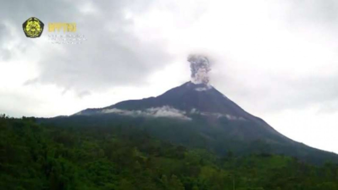 Gunung Merapi Baru Saja Meletus