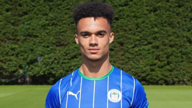 Bek Wigan Athletic, Antonee Robinson