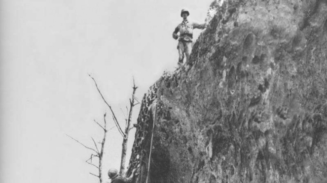 VIVA Militer: Bukit Gergaji (Hacksaw Ridge) di Pulau Okinawa