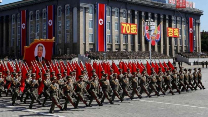 VIVA Militer: Parade militer pasukan Korea Utara