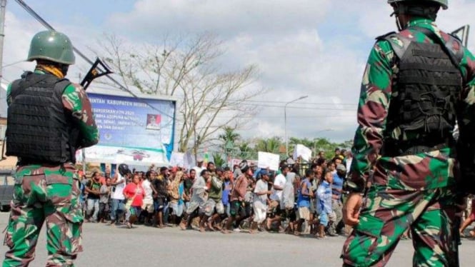 VIVA Militer: Personel TNI di Papua