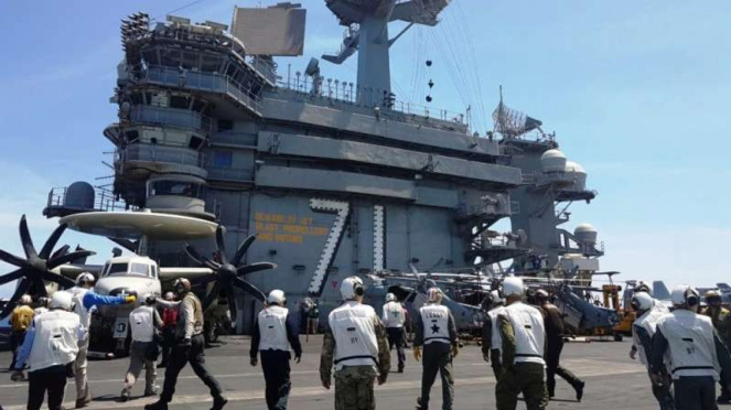 VIVA Militer: Personel US Navy di Kapal Induk USS Theodore Roosevelt