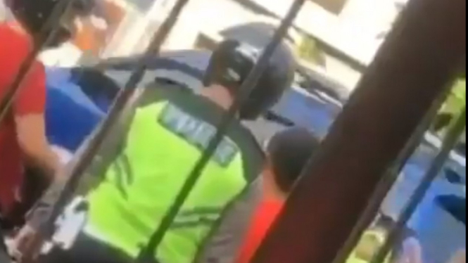 Pemotor disetop polisi karena salah pakai masker