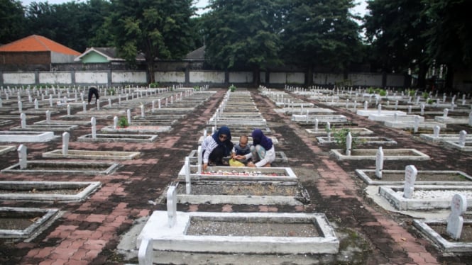 Arti Mimpi Ziarah ke Kuburan Menurut Islam, Baik Atau Buruk?