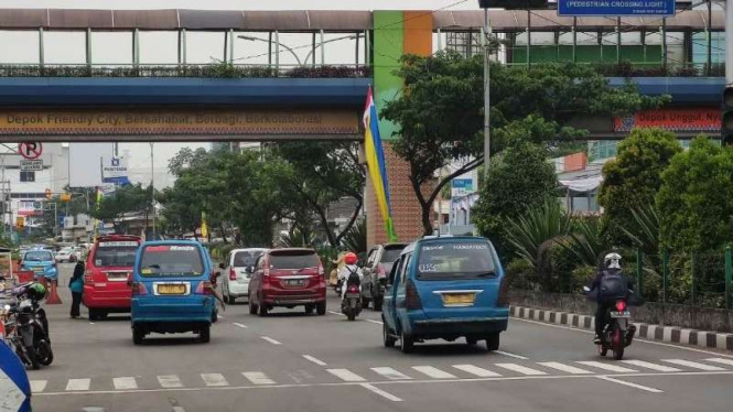 Aktivitas kendaraan di Depok saat PSBB.