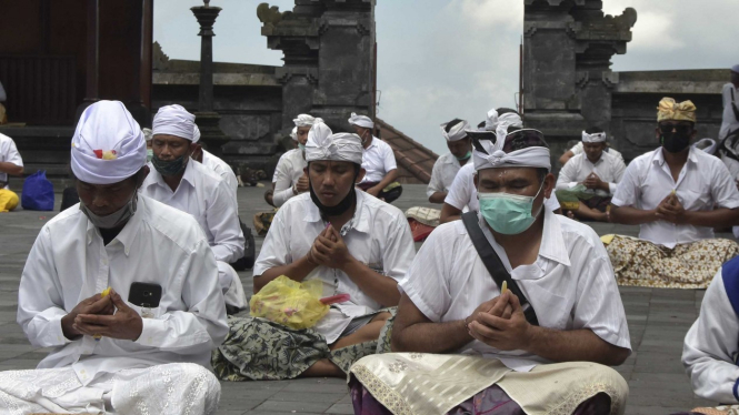 Upacara Peneduh Gumi di Bali Ditengah Pandemi Covid-19