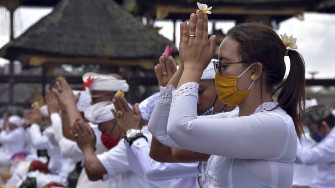 Upacara Peneduh Gumi di Bali Ditengah Pandemi Covid-19