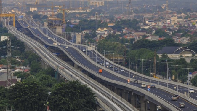 Penutupan jalan tol MBZ.