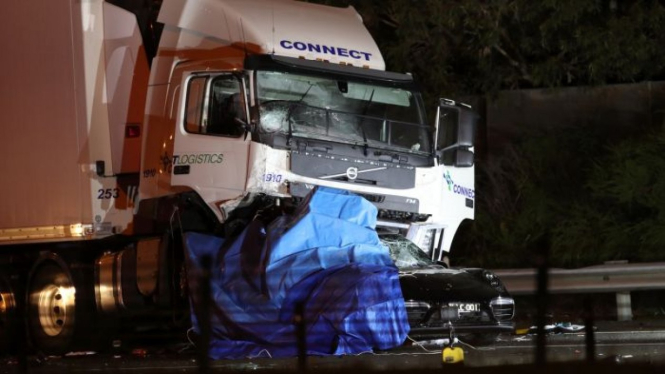 Rongsokan kendaraan akibat kecelakaan di Kew Melbourne yang menewaskan empat polisi hari Rabu (22/4/2020).