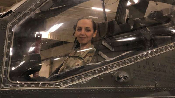 VIVA Militer: Pilot helikopter termpur Angkatan Darat AS,Kapten Leyla Zeinalpour
