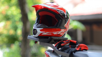 Pakai Helm Motor Suka Pusing Kepala? Mungkin Ini Penyebabnya