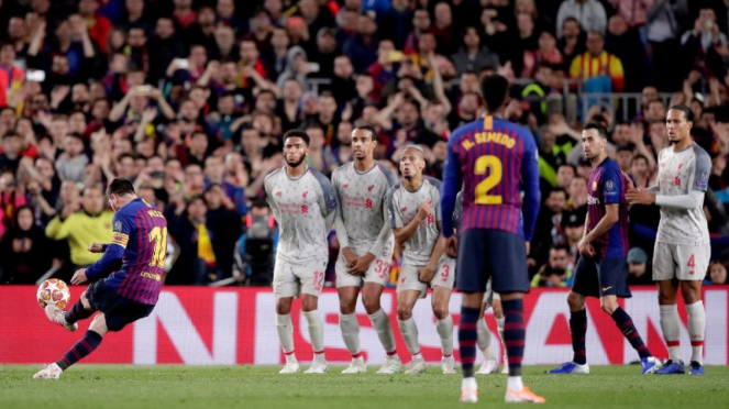 Eksekusi sepakan bebas Lionel Messi yang bikin Liverpool mati kutu