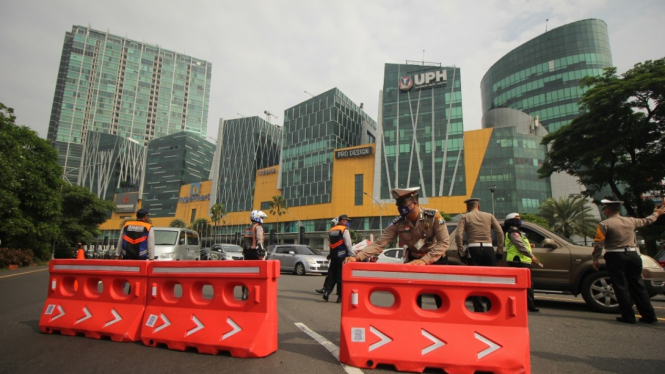 Polisi bersiap-siap alihkan lalu lintas terkait penerapan PSBB di Jakarta.