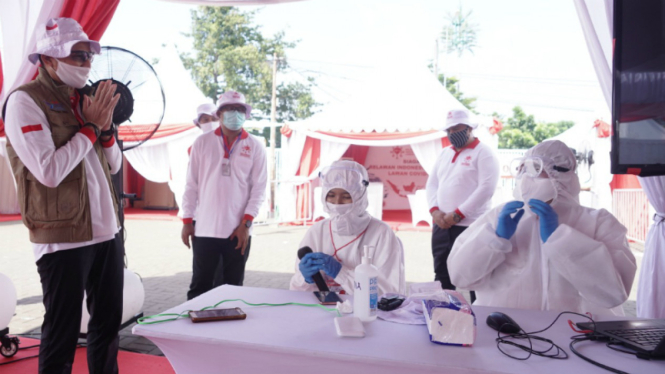 Relawan gelar rapid test gratis di RSD Wisma Darurat. (Foto ilustrasi).