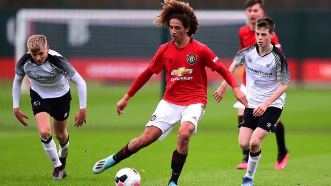 Gelandang muda Manchester United, Hannibal Mejbri