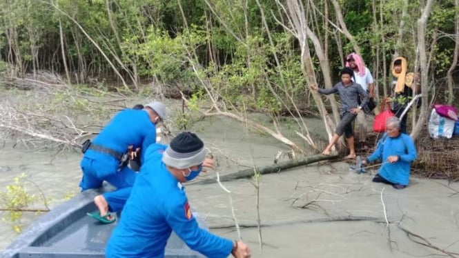 Para TKI ilegal diamankan dari hutan bakau di Asahan