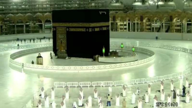 Peristiwa mengharukan di depan Kabah.