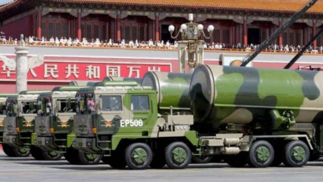 VIVA Militer: Parade rudal nuklir antarbenua China