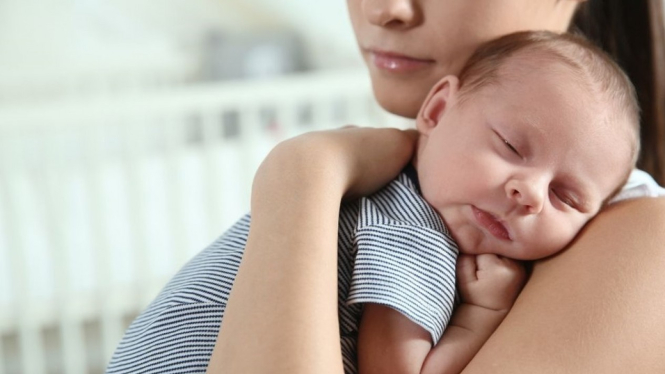 4 Cara Mengatasi Cegukan pada Bayi dengan Cepat