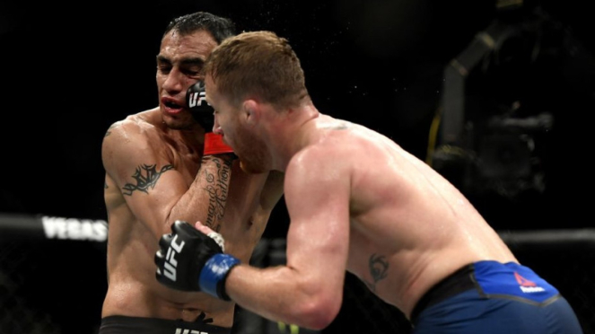 Hantaman Justin Gaethje ke Tony Ferguson