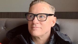 Sindir Pemakan Kelelawar dan Pembuat Virus, Bryan Adams Tuai Kritik
