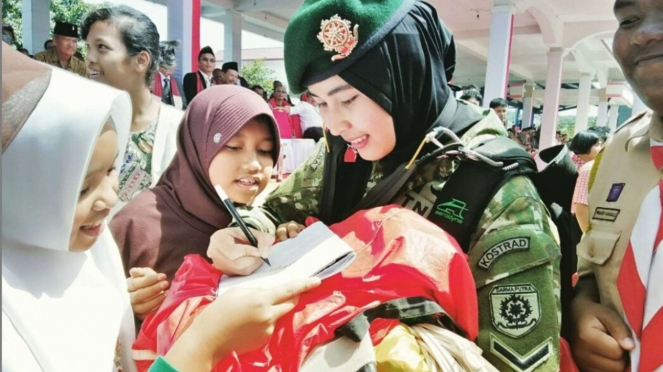 VIVA Militer: Penerjun Kowad Pertama di Jajaran Kostrad