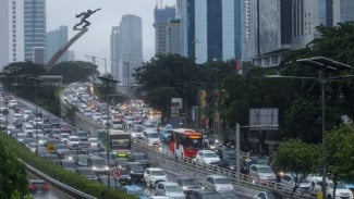 Daftar Mobil yang Dilarang Beroperasi Selama Libur Natal dan Tahun Baru